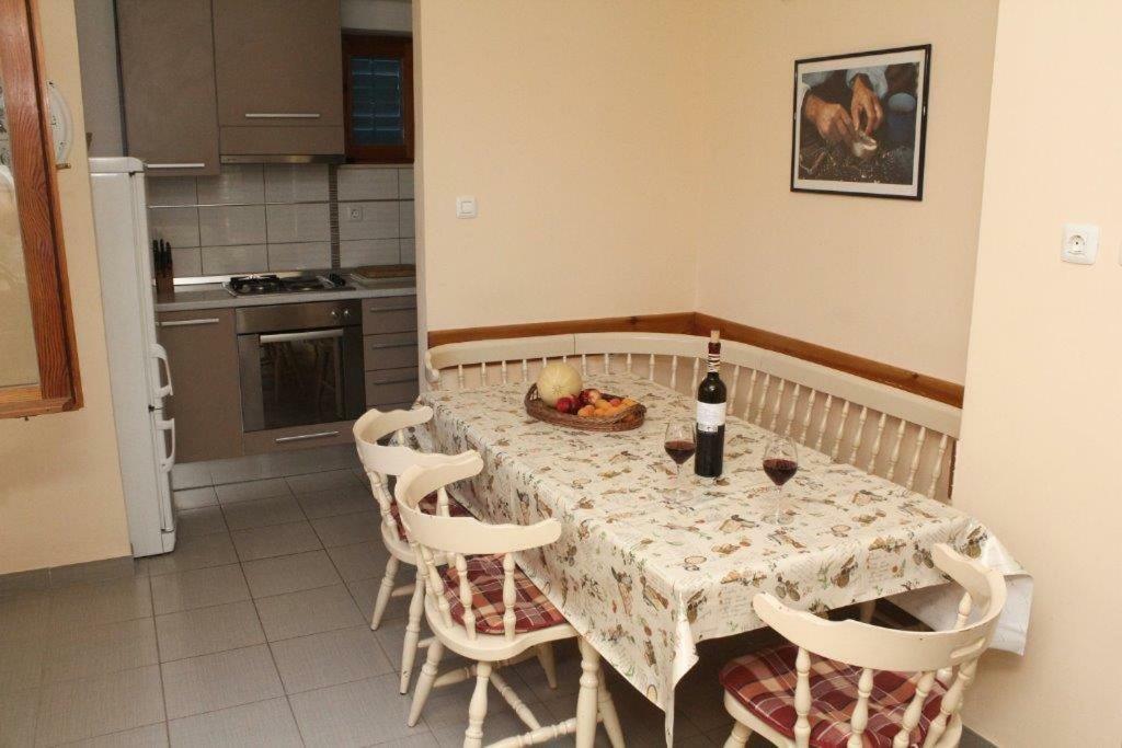 Ferienwohnung Apartman Morovic Sveti Filip i Jakov Exterior foto