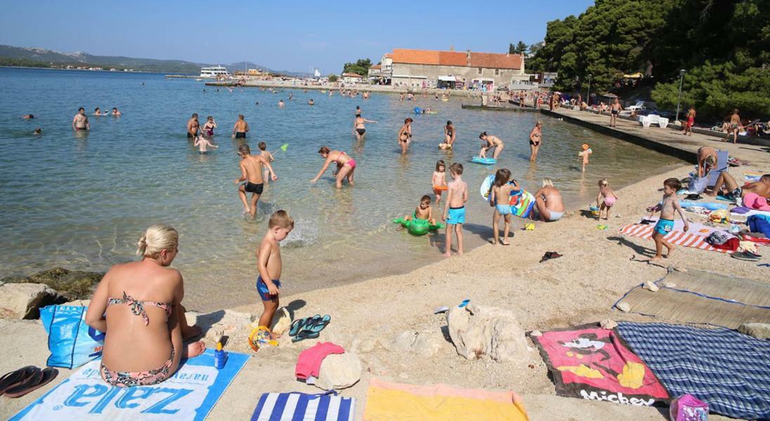 Ferienwohnung Apartman Morovic Sveti Filip i Jakov Exterior foto